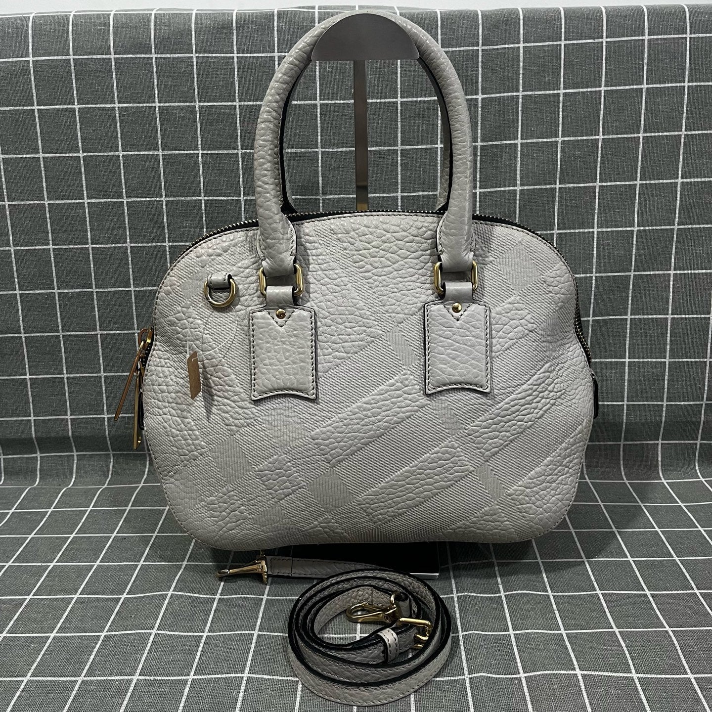Burberry 9HBUST01