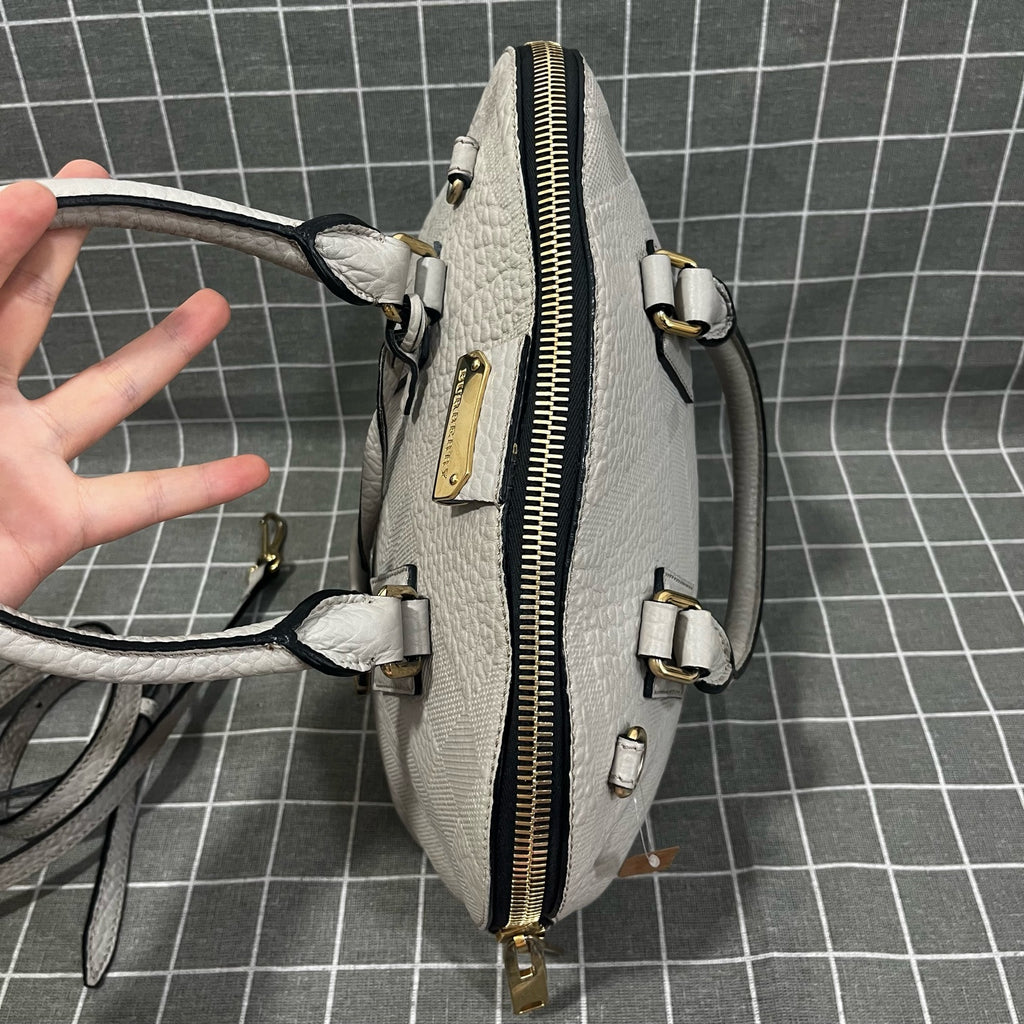 Burberry 9HBUST01