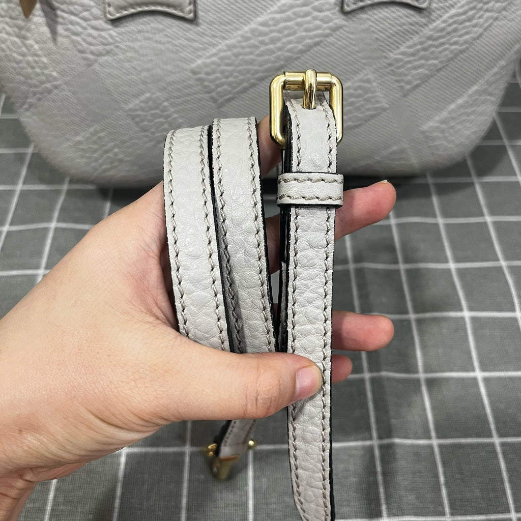 Burberry 9HBUST01