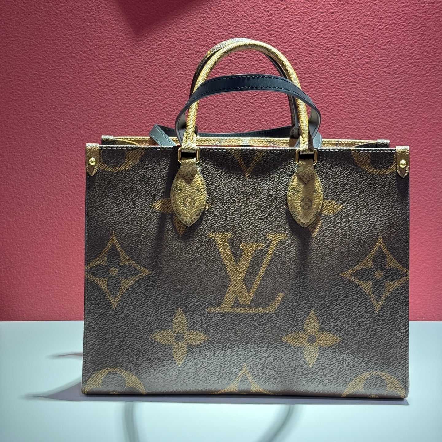Louis Vuitton Onthego Canvas 35 x 27 x 14 centimeters (length x height x width) M45321