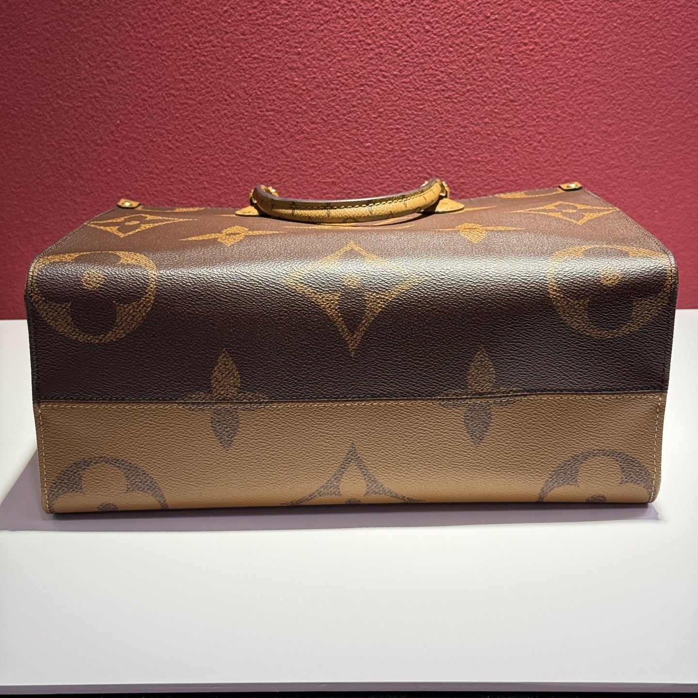 Louis Vuitton Onthego Canvas 35 x 27 x 14 centimeters (length x height x width) M45321