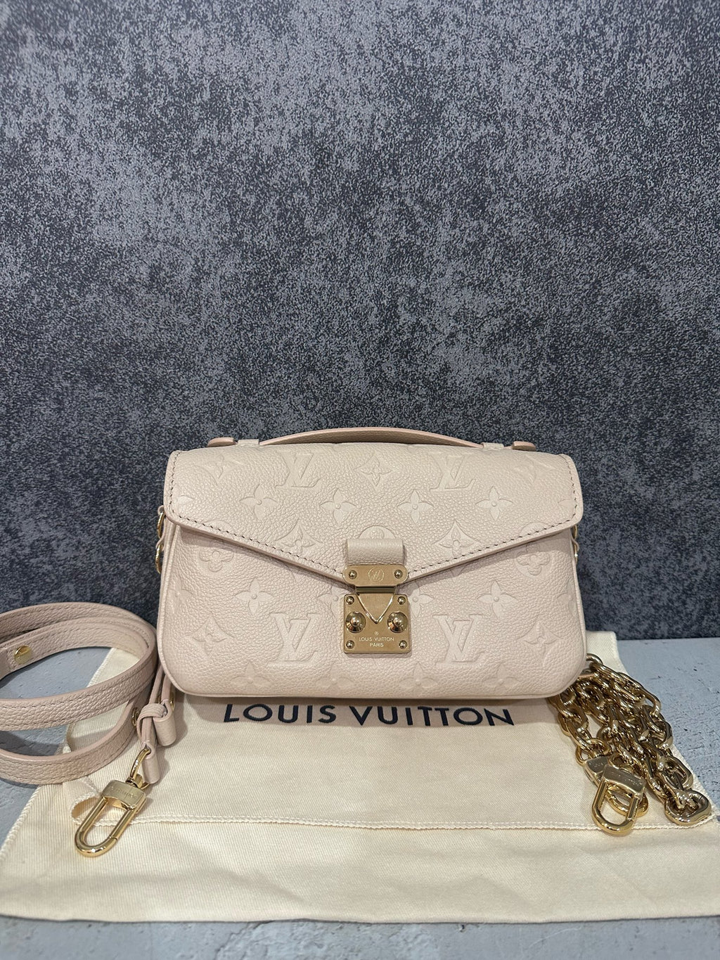 Louis Vuitton Leather White