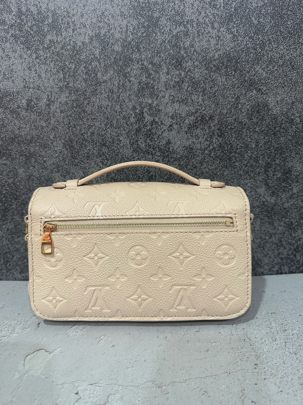 Louis Vuitton Leather White