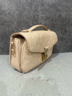 Louis Vuitton Leather White