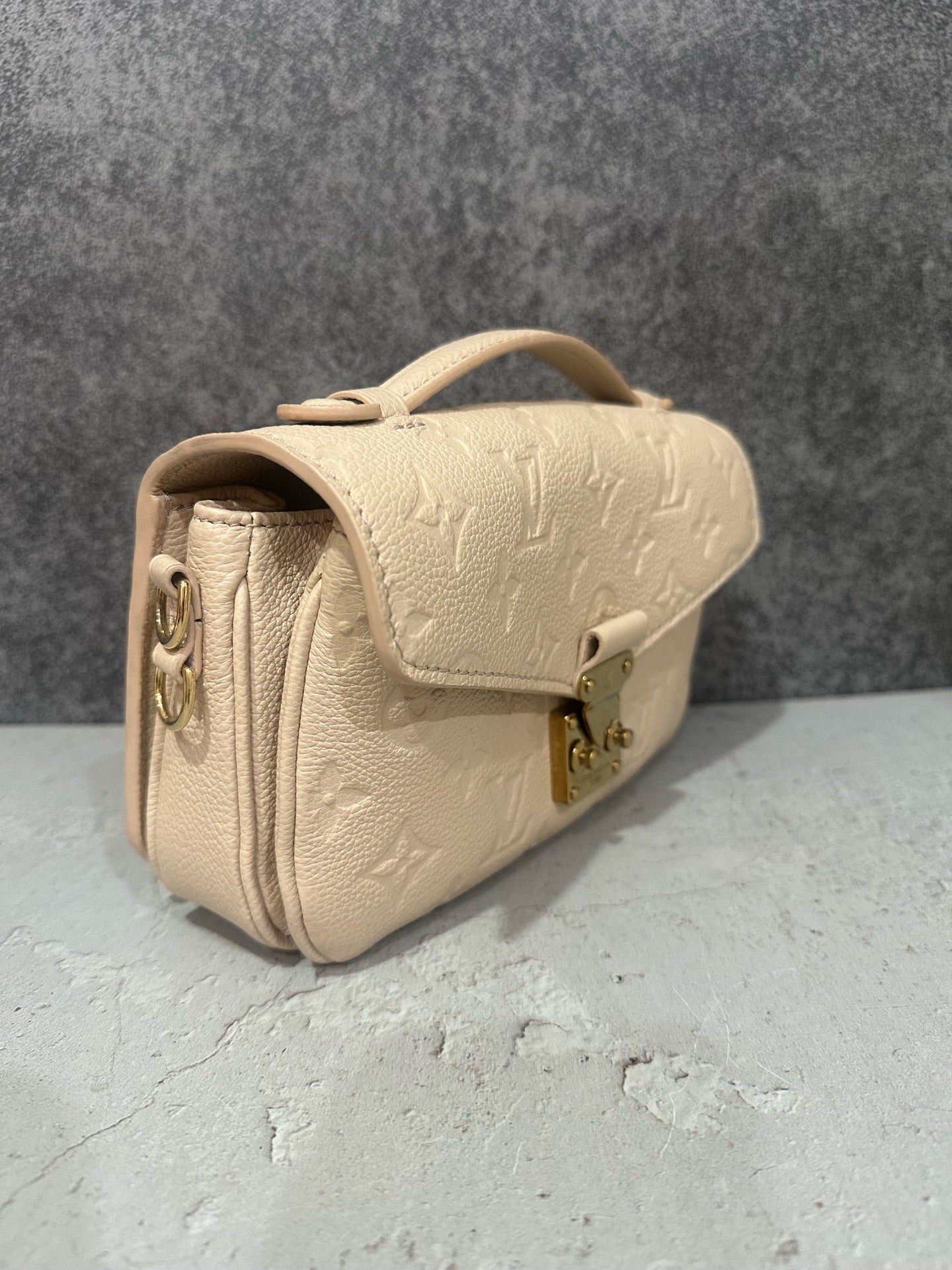 Louis Vuitton Leather White