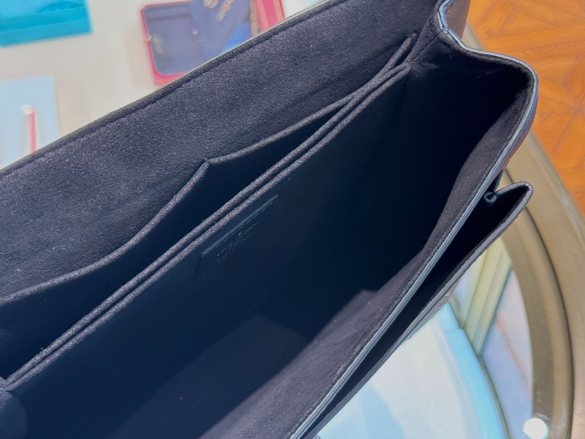 Louis Vuitton Mylockme Black M51494