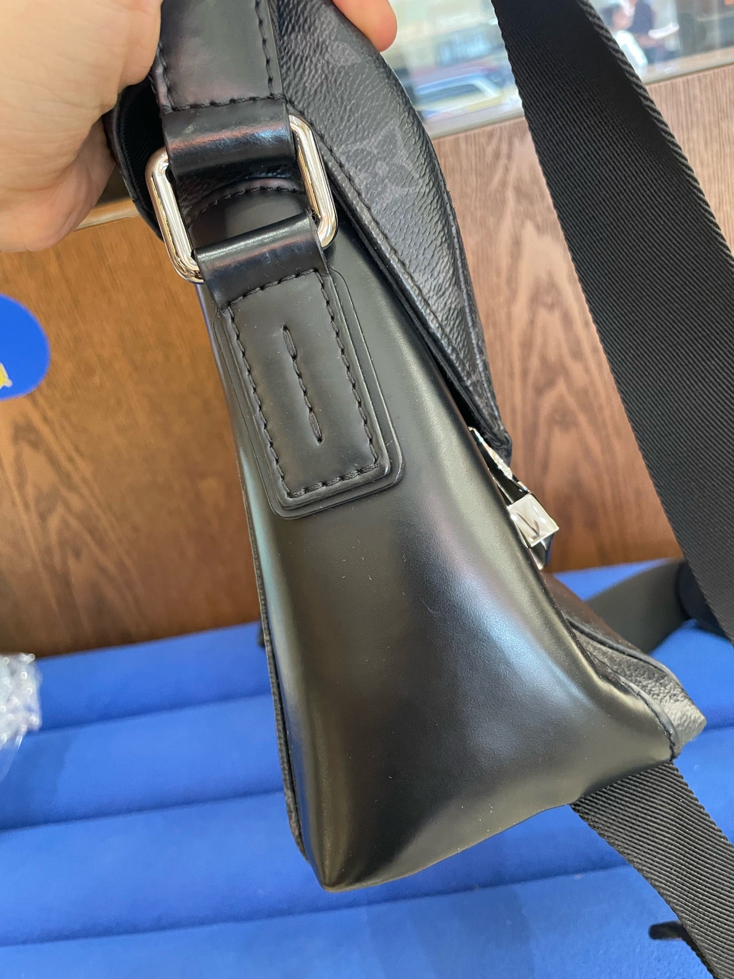 Louis Vuitton Messenger Bag