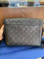 Louis Vuitton Messenger Bag