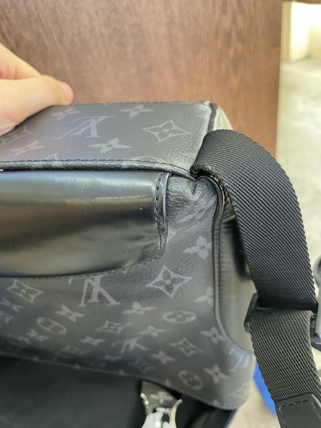 Louis Vuitton Messenger Bag