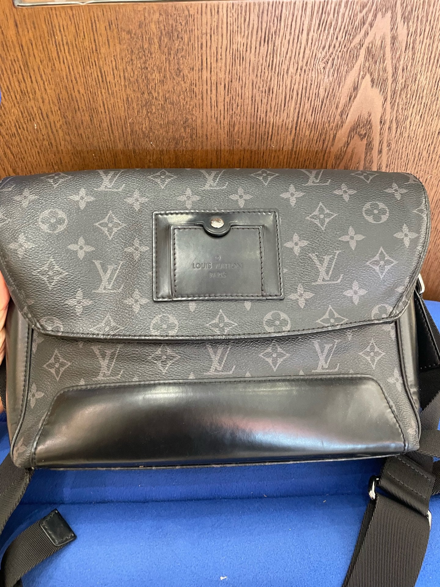 Louis Vuitton Messenger Bag