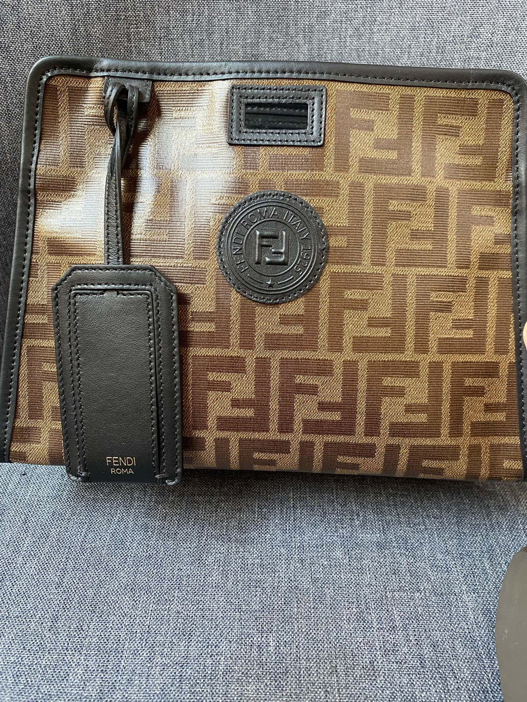 Fendi Leather 26 x 18,5 x 12 7AR717A5K4F14TU