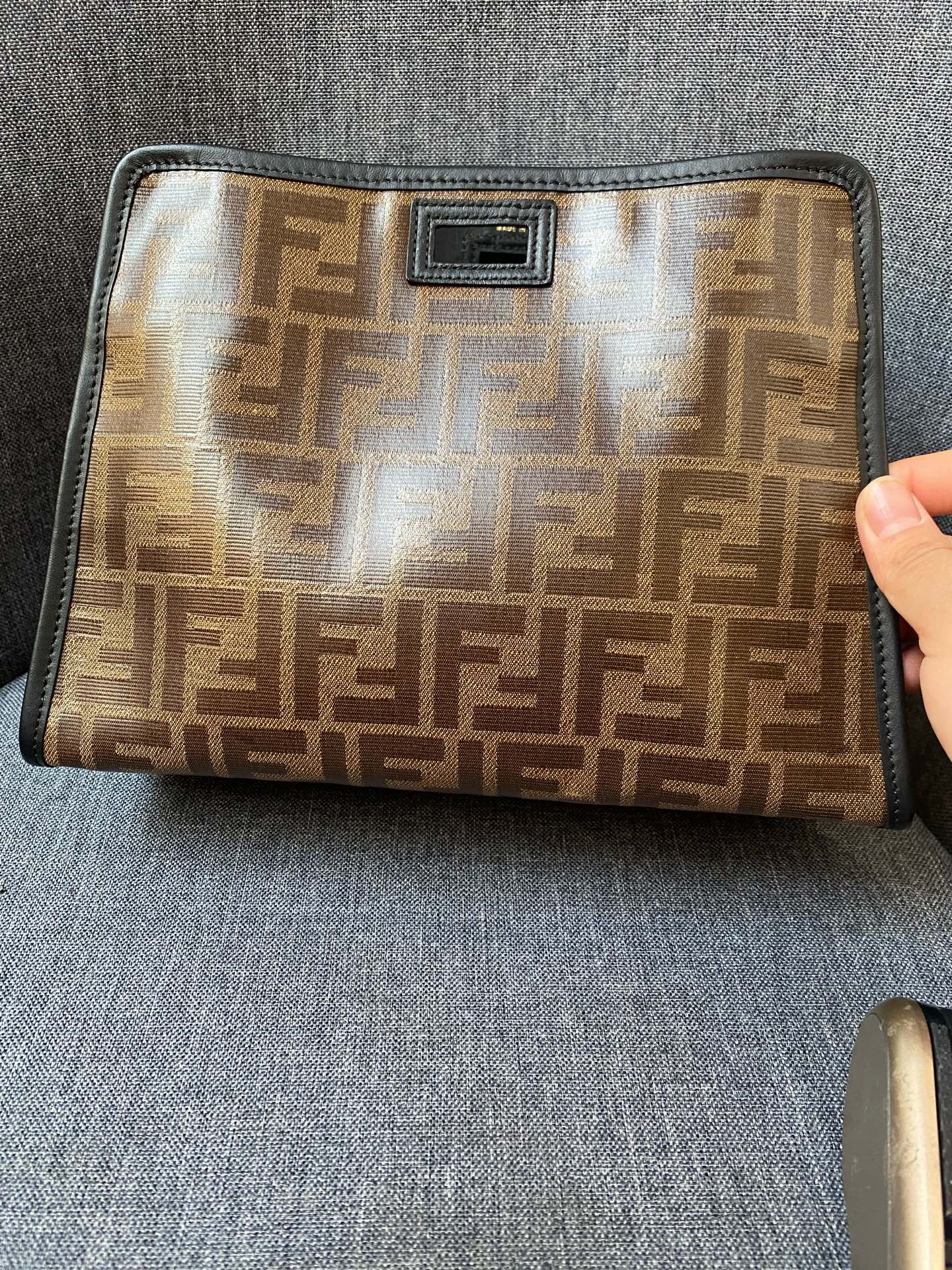 Fendi Leather 26 x 18,5 x 12 7AR717A5K4F14TU