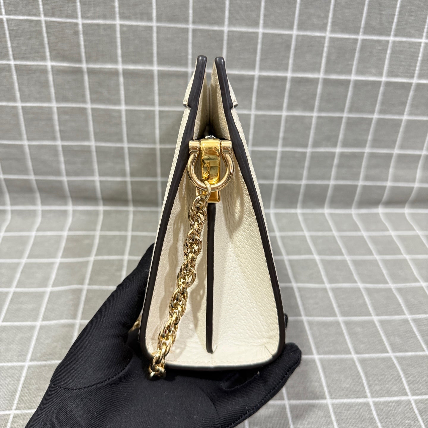 Gucci 523154DJ2DG8454