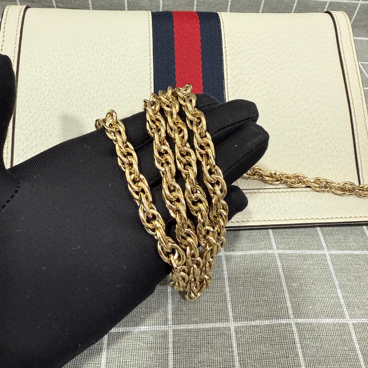 Gucci 523154DJ2DG8454