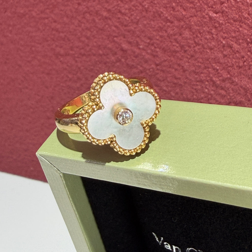 Van Cleef & Arpels Vintage Alhambra ring Ring VCARA41100