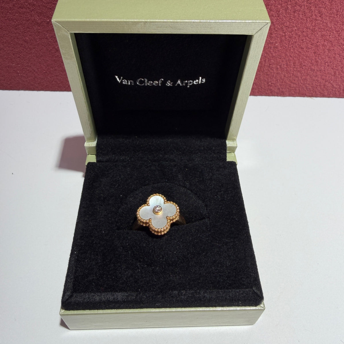 Van Cleef & Arpels Vintage Alhambra ring Ring VCARA41100