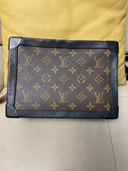 Louis Vuitton 25.0x 18.0x 10.0 cm M44478