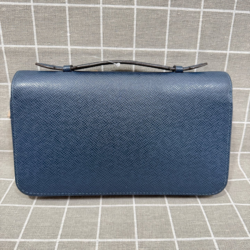Louis Vuitton M64019