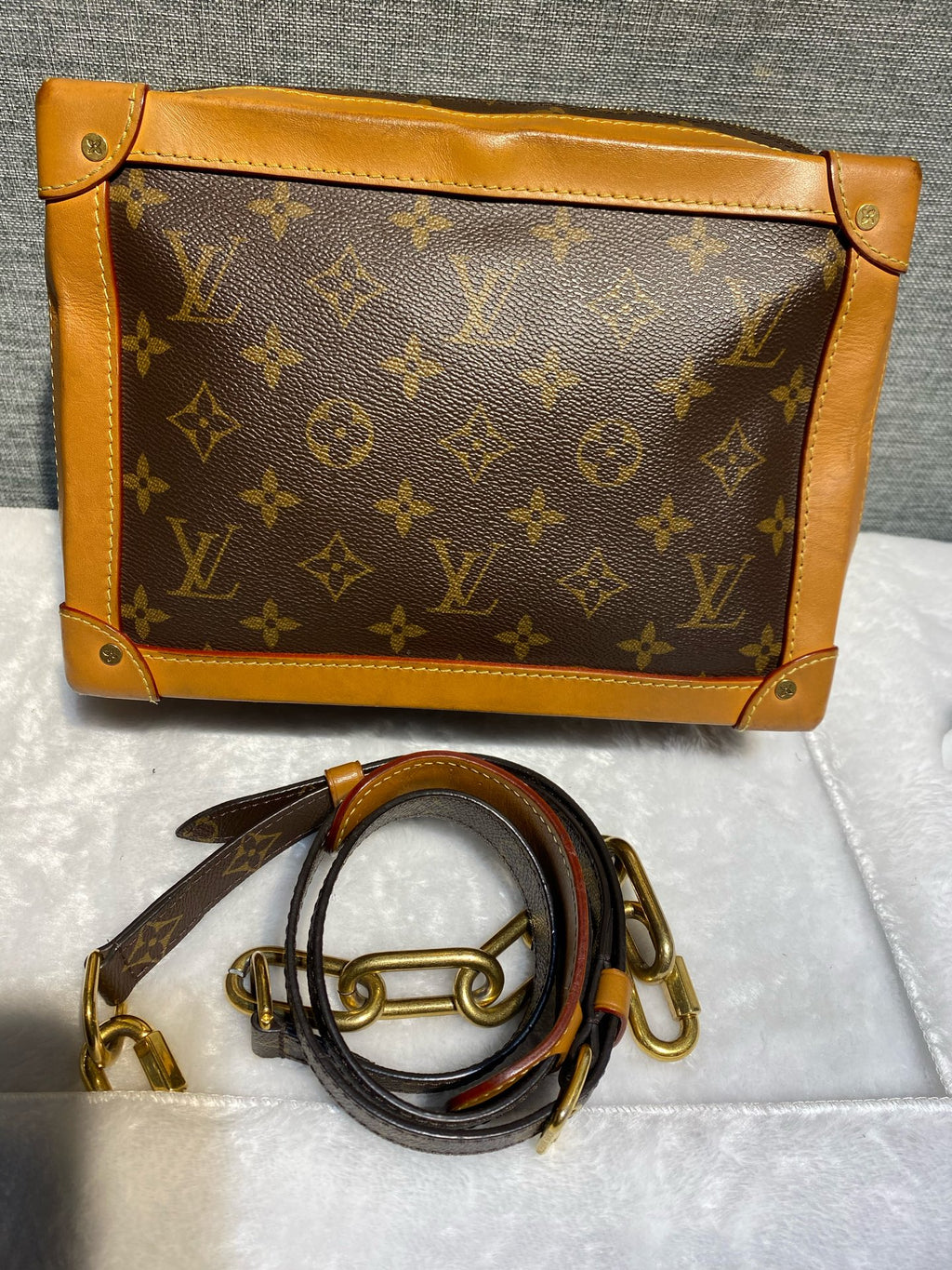 Louis Vuitton M44660
