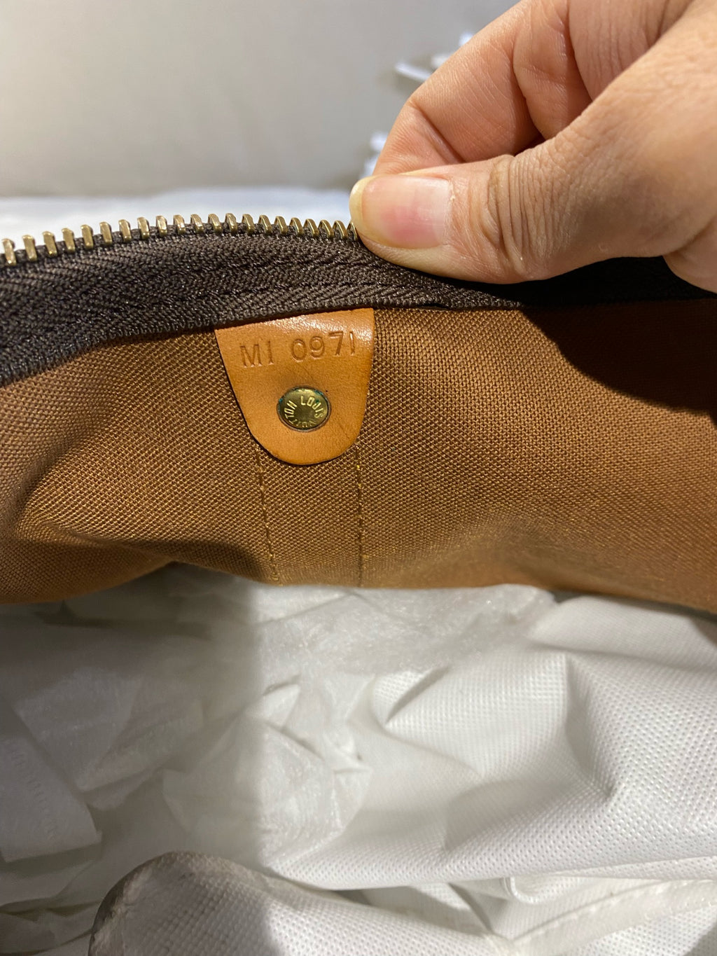Louis Vuitton M44880