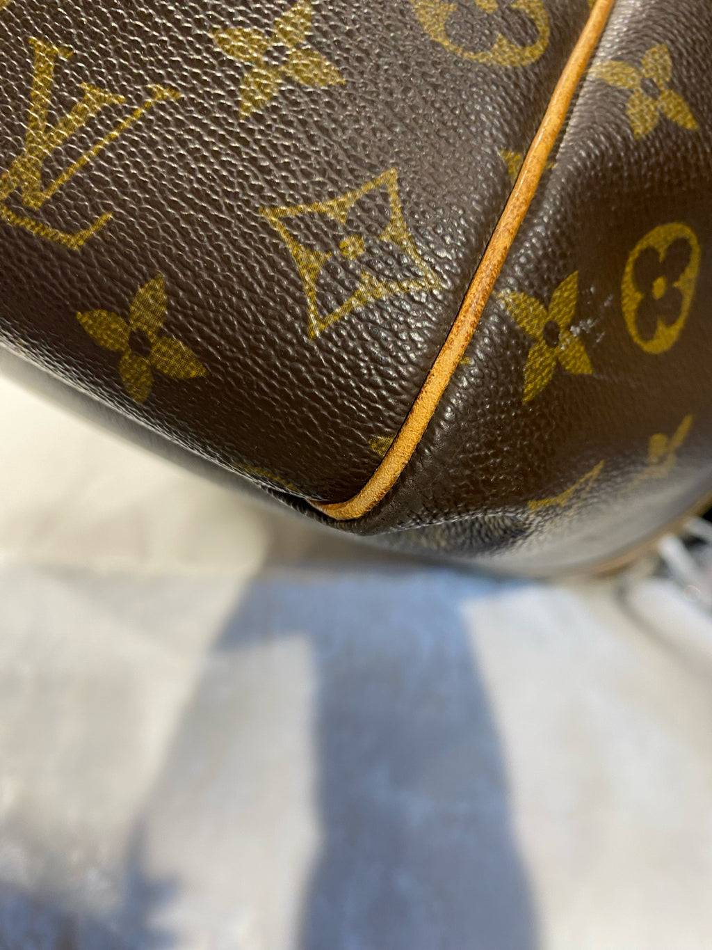 Louis Vuitton M44880