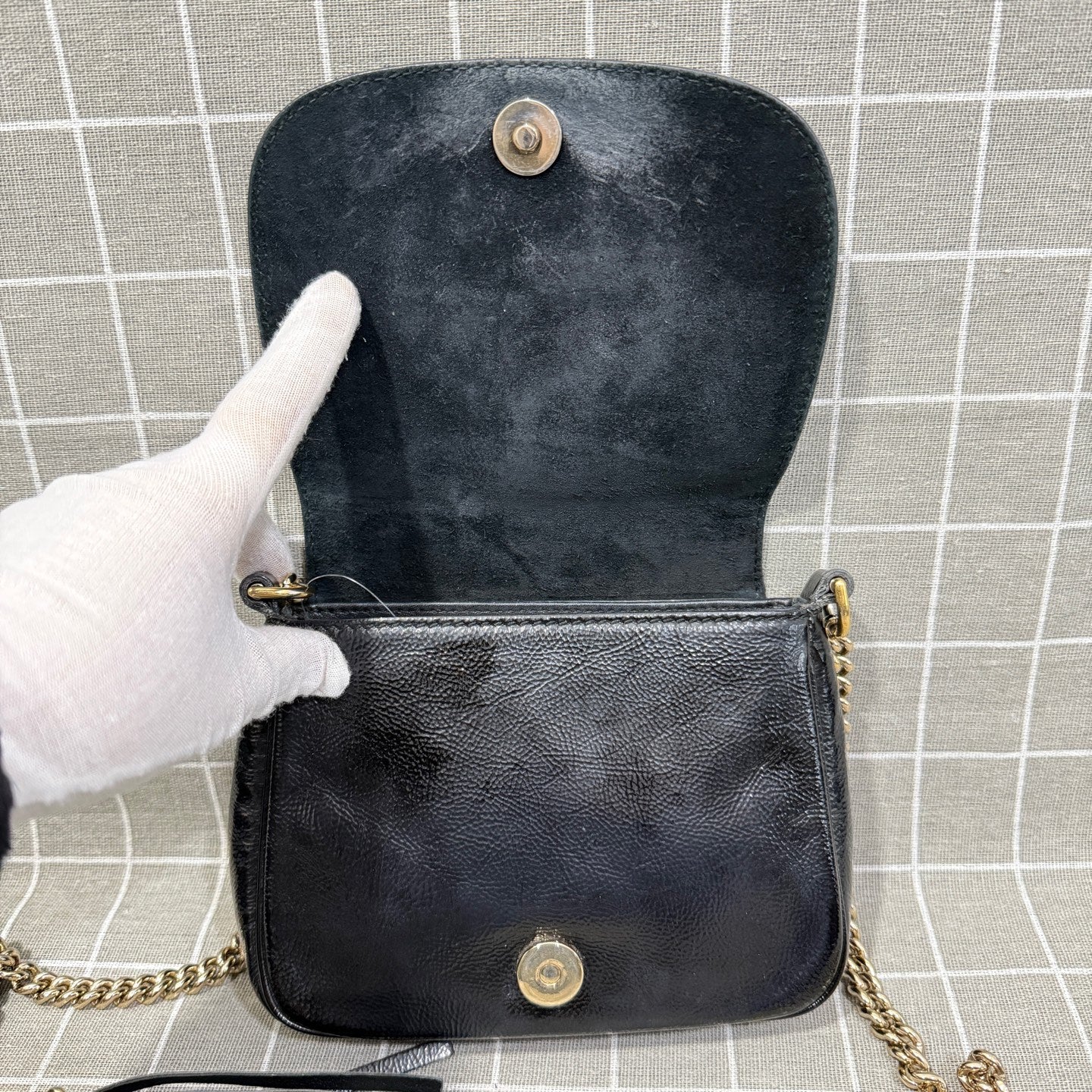 Gucci 323190-AH90G-9640