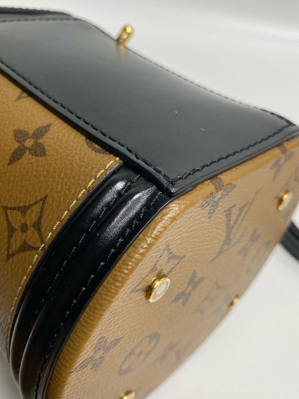 Louis Vuitton Cannes Shoulder Bag M43986
