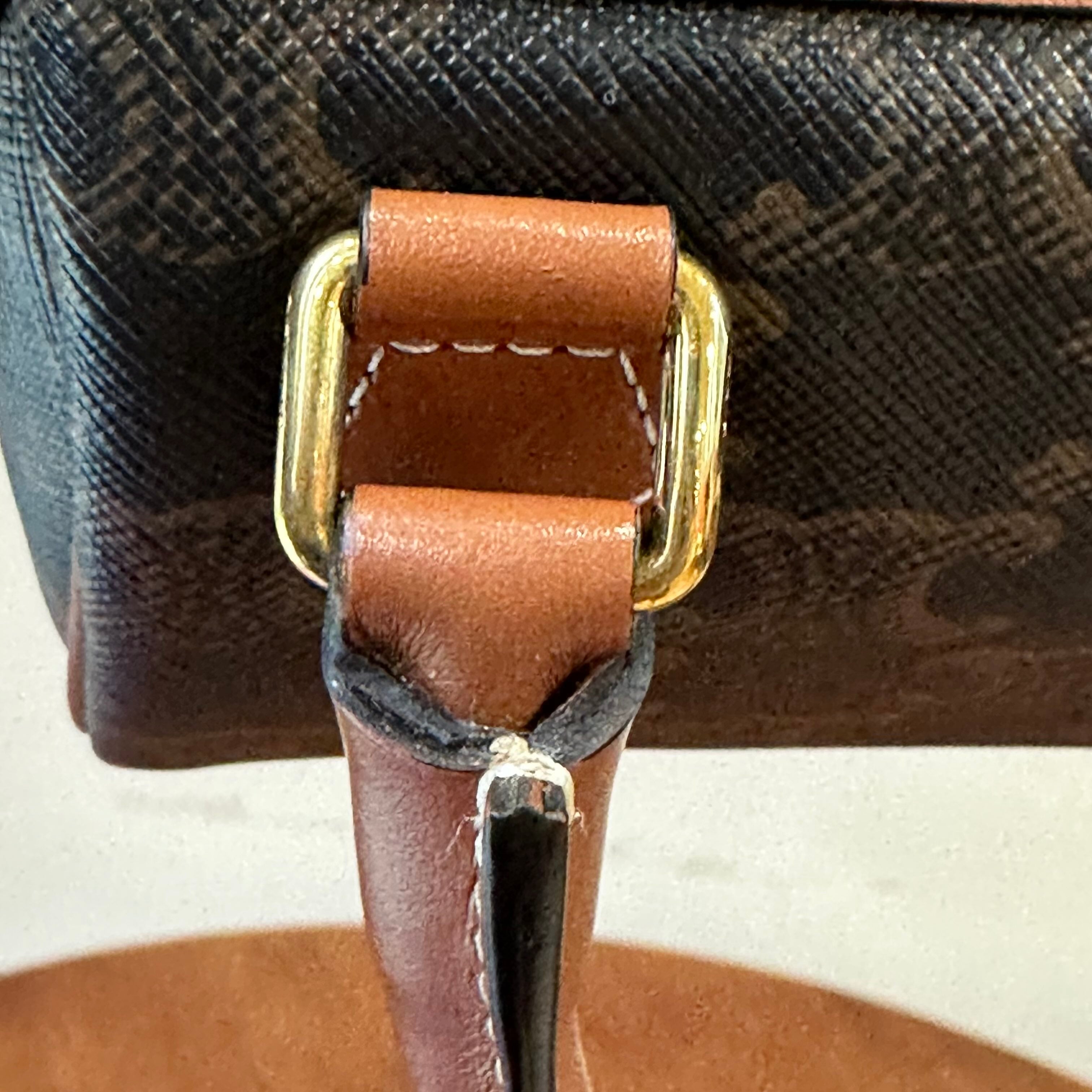 Celine 195112BZJ.04LU