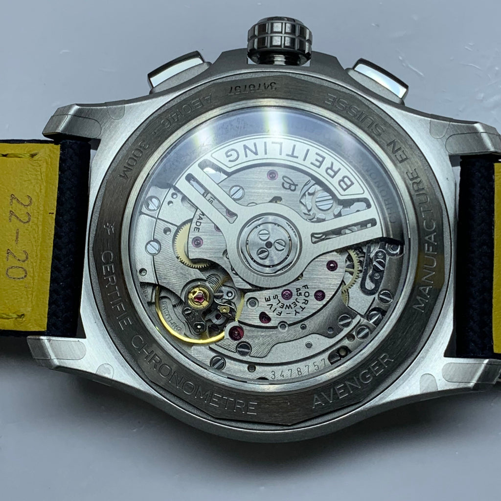 Breitling Avenger B01 Chronograph 42 42 AB0146101C1X1