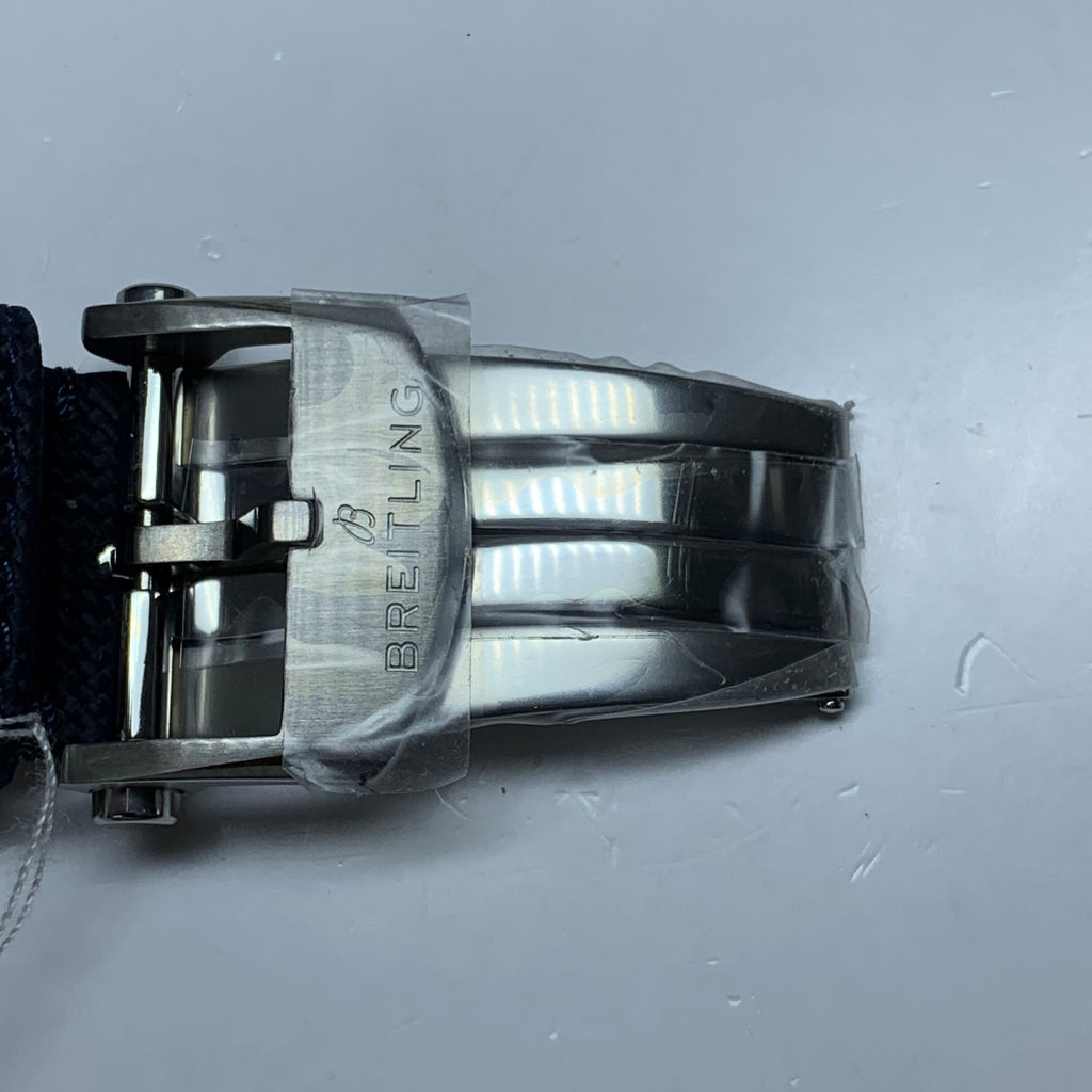 Breitling Avenger B01 Chronograph 42 42 AB0146101C1X1