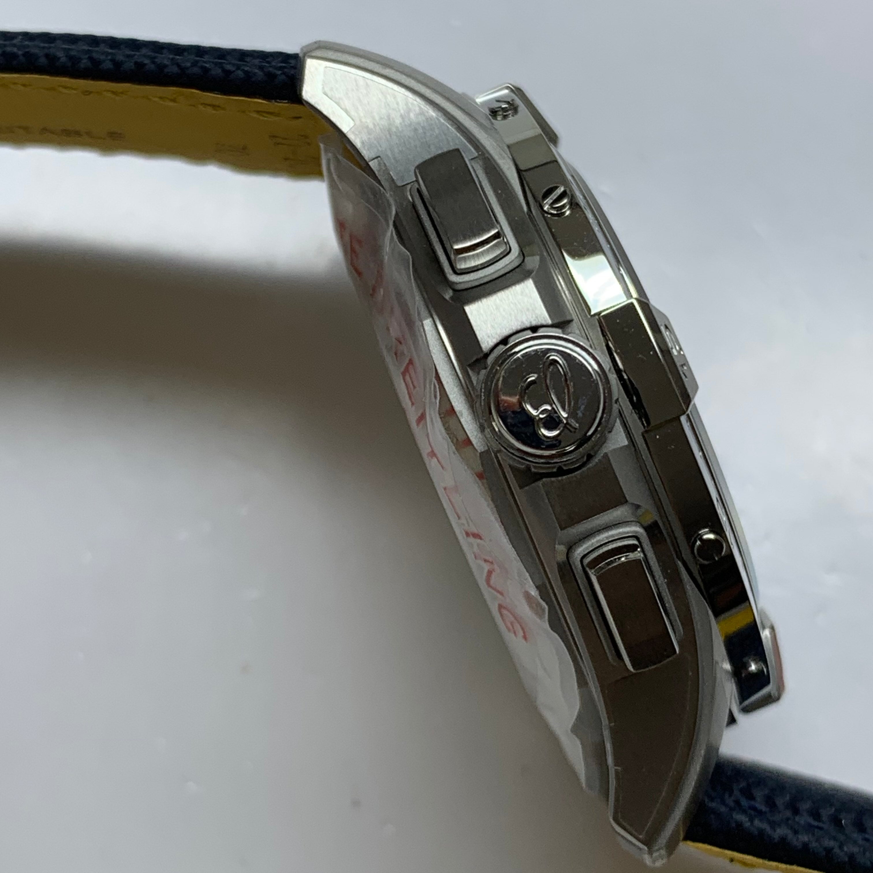 Breitling Avenger B01 Chronograph 42 42 AB0146101C1X1
