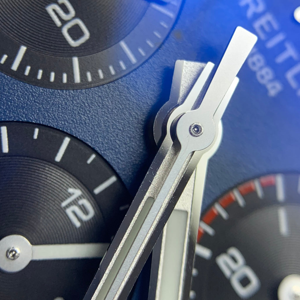 Breitling Avenger B01 Chronograph 42 42 AB0146101C1X1