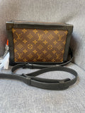 Louis Vuitton 25.0x 18.0x 10.0 cm M44478