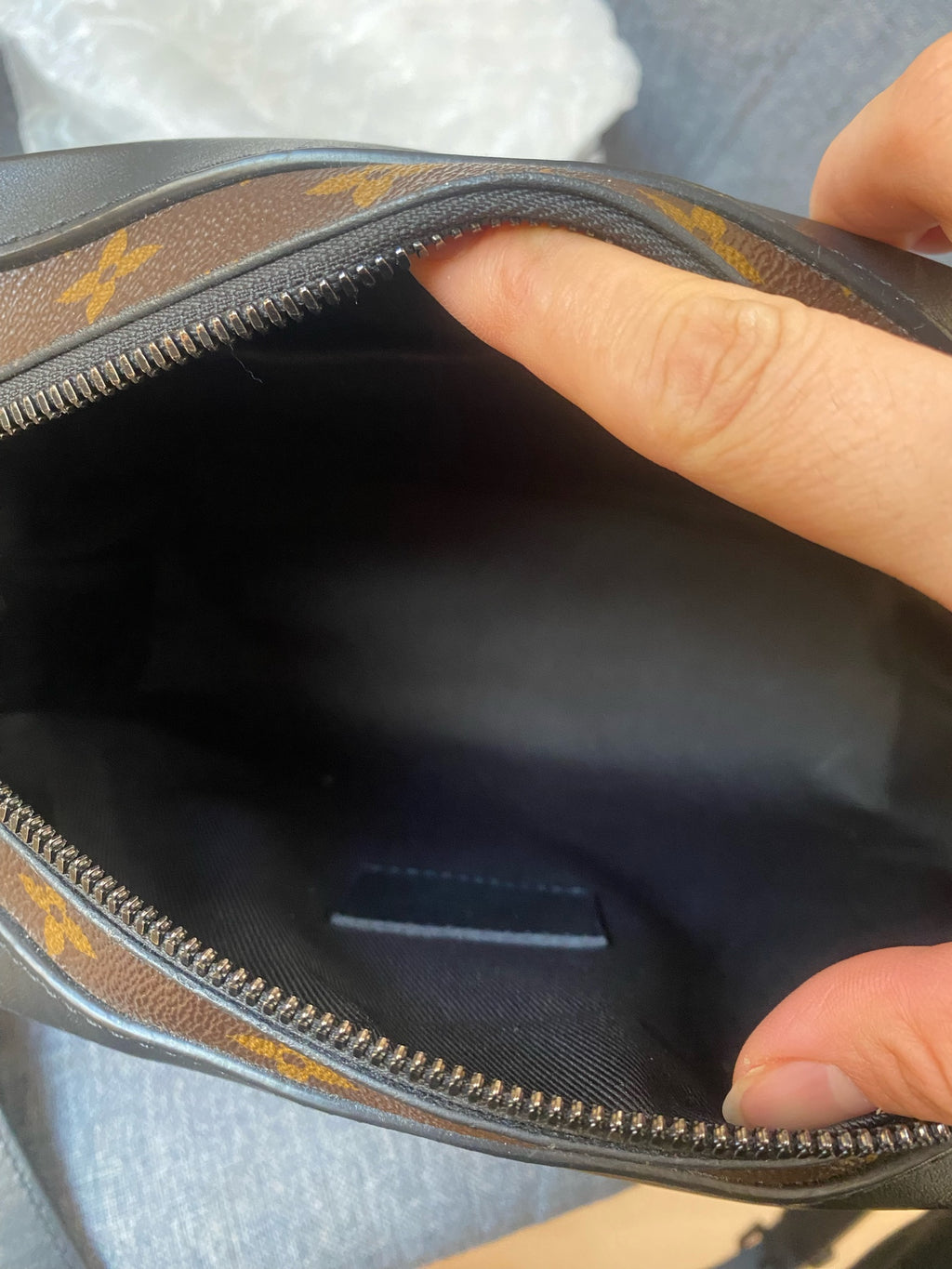 Louis Vuitton 25.0x 18.0x 10.0 cm M44478