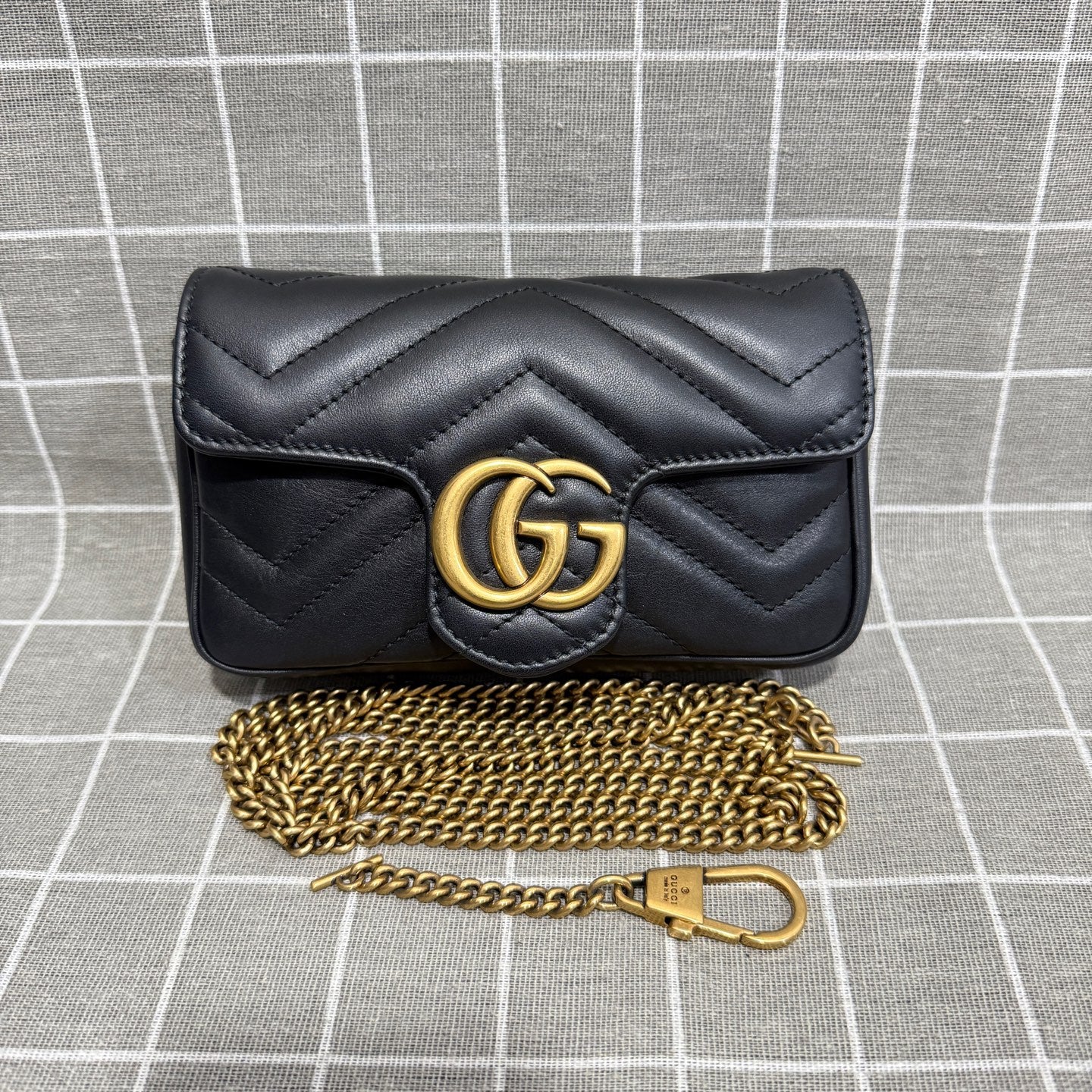 Gucci GG Marmont Collection Leather Black 476433 DTDCT 1000