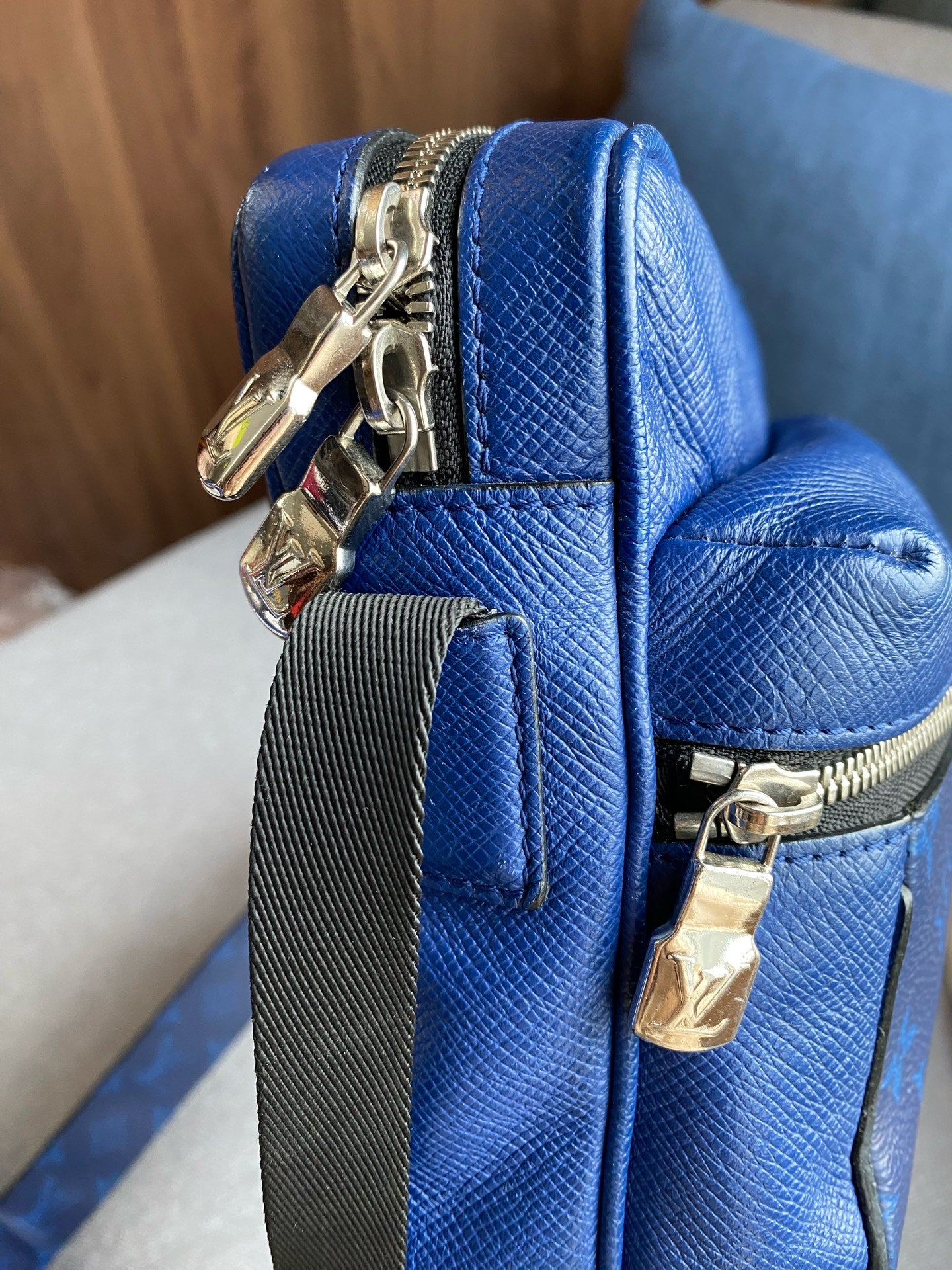 Louis Vuitton Outdoor Leather 29.5x 20.0x 10.5 cm M30242