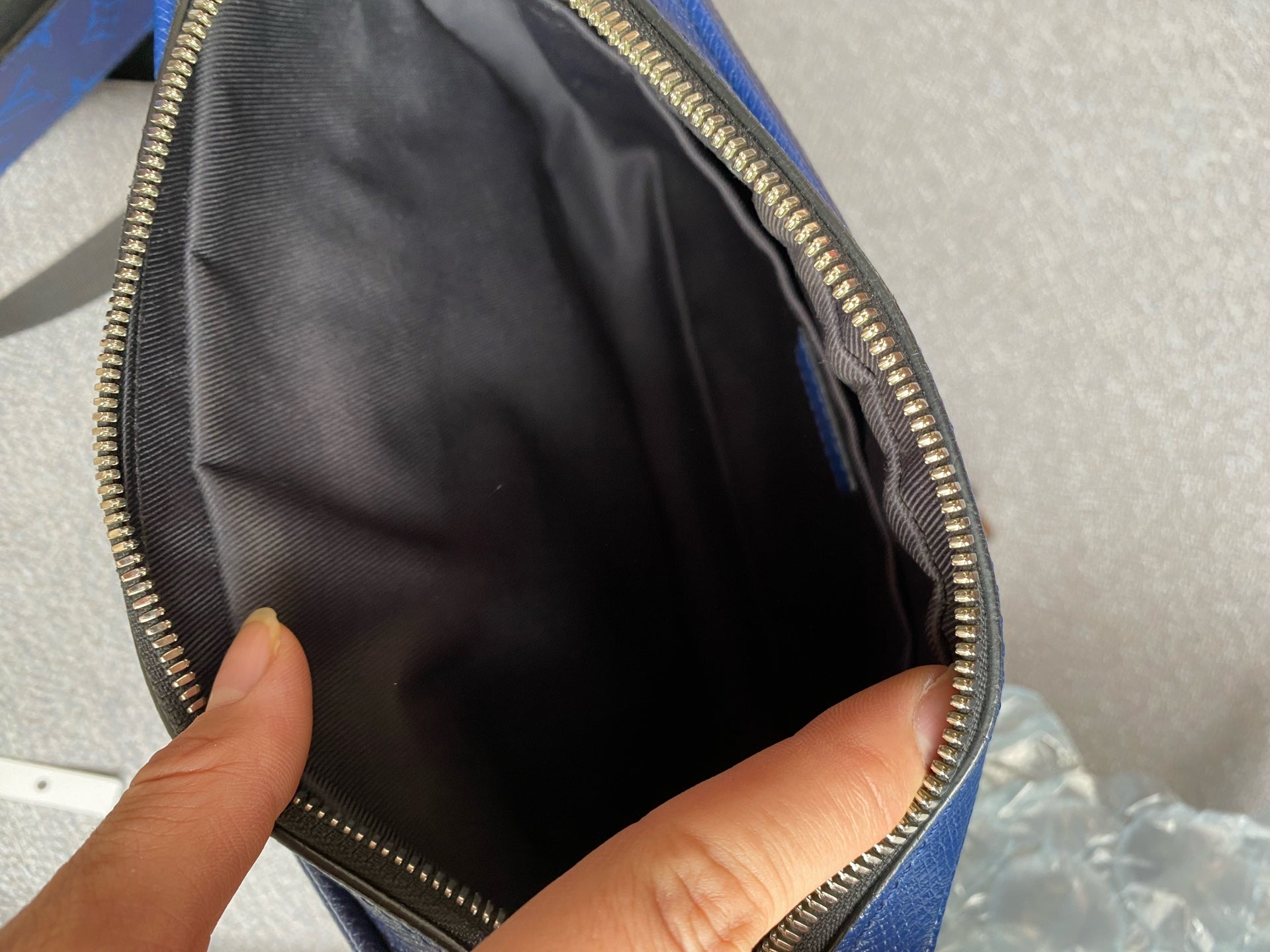 Louis Vuitton Outdoor Leather 29.5x 20.0x 10.5 cm M30242