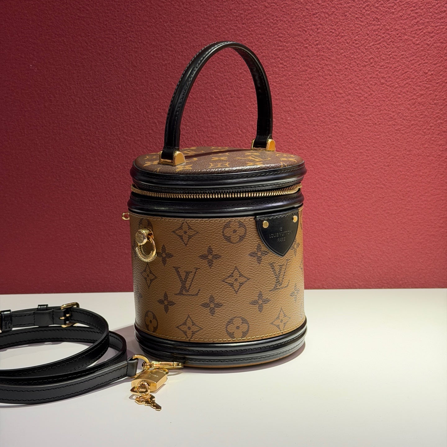 Louis Vuitton Cannes 15 x 17 x 15 centimeters (length x height x width) M43986