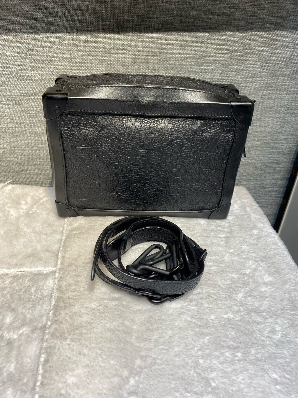 Louis Vuitton Soft Trunk Leather 25 x 18 x 10 M55700