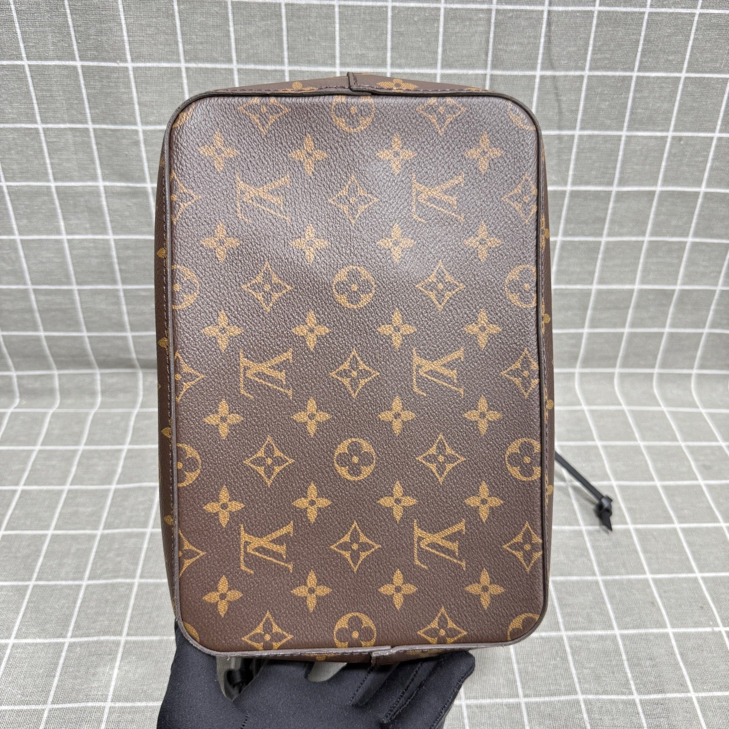 Louis Vuitton Néonoé Canvas Bucket & Drawstring Bag M44020
