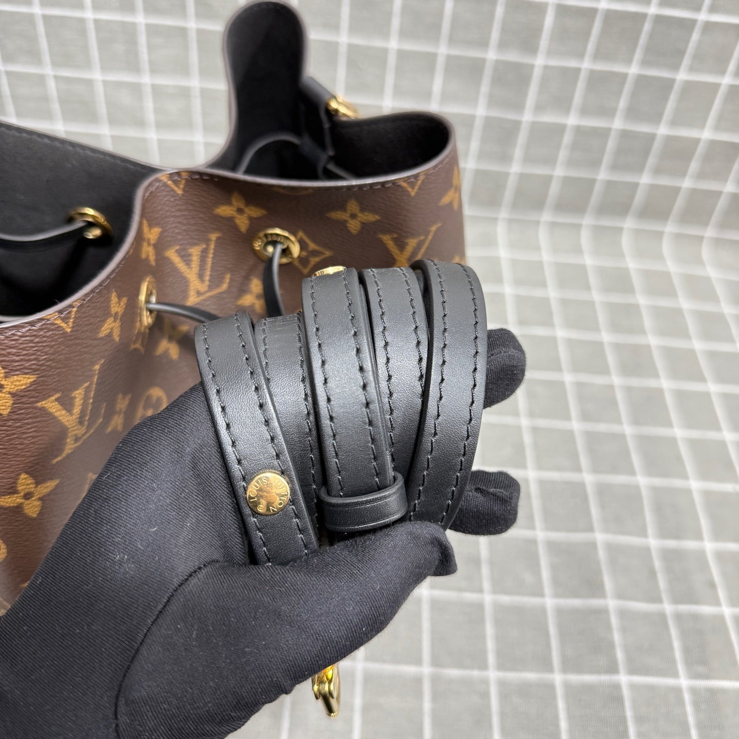Louis Vuitton Néonoé Canvas Bucket & Drawstring Bag M44020