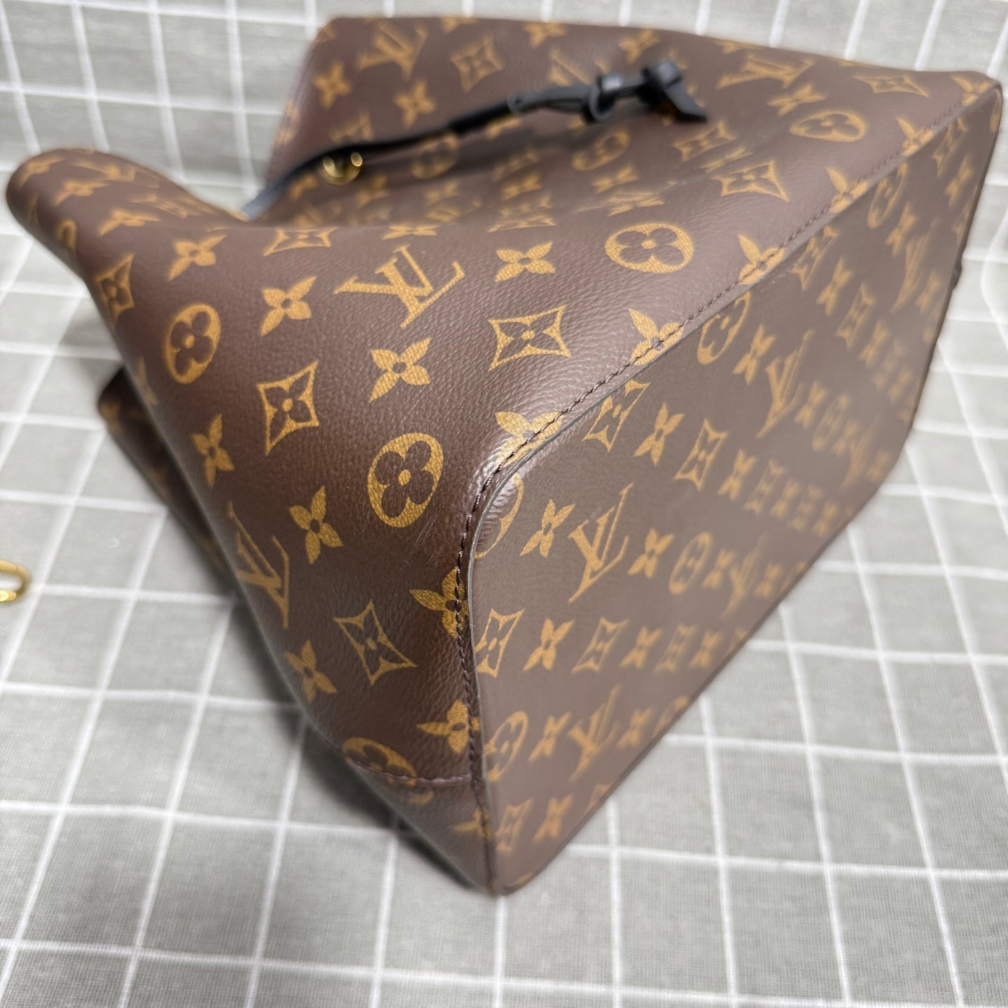 Louis Vuitton Néonoé Canvas Bucket & Drawstring Bag M44020
