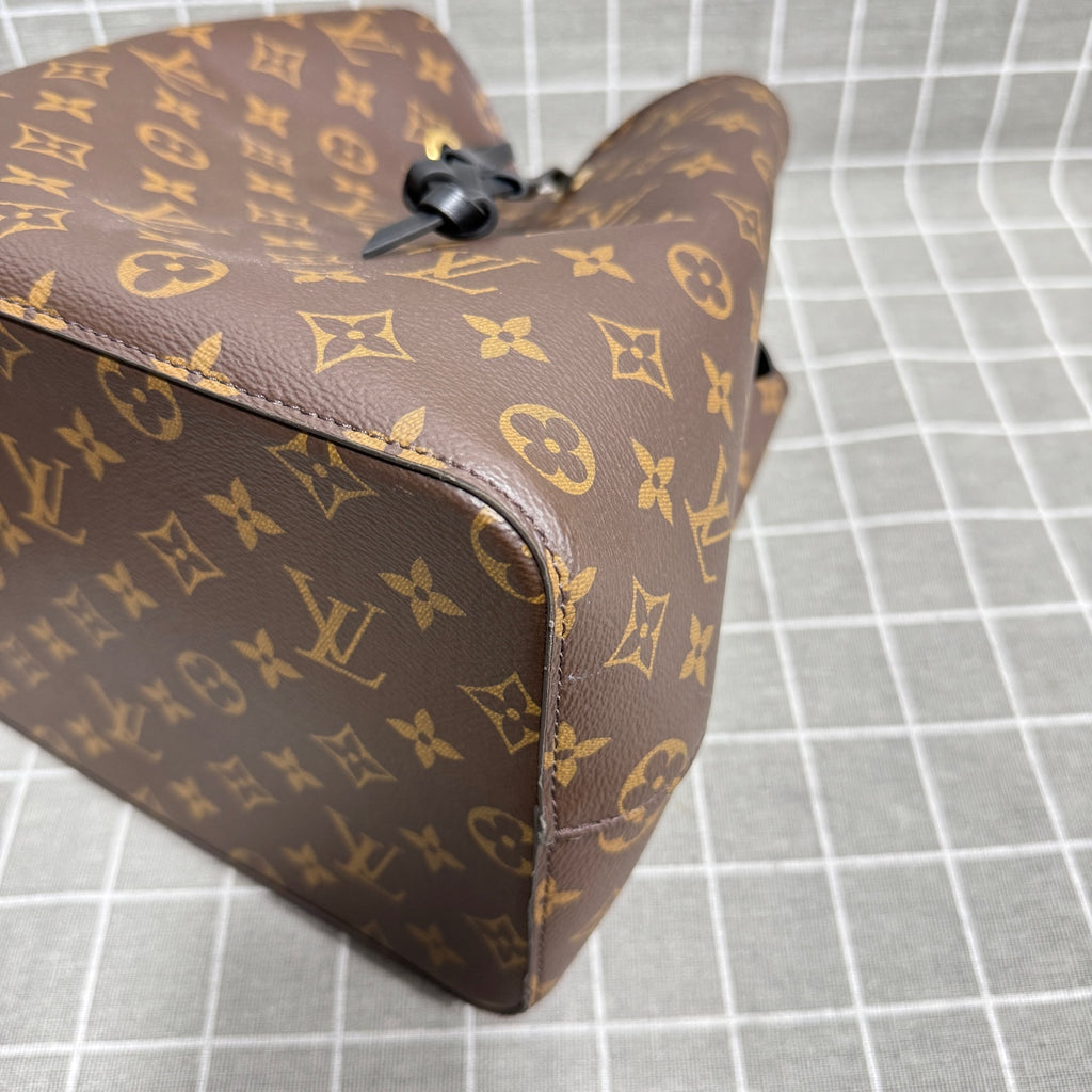 Louis Vuitton Néonoé Canvas Bucket & Drawstring Bag M44020