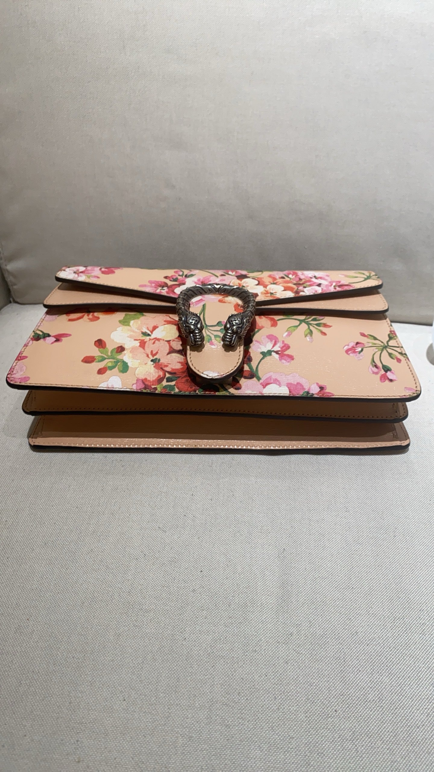Gucci 476432KU23N8693