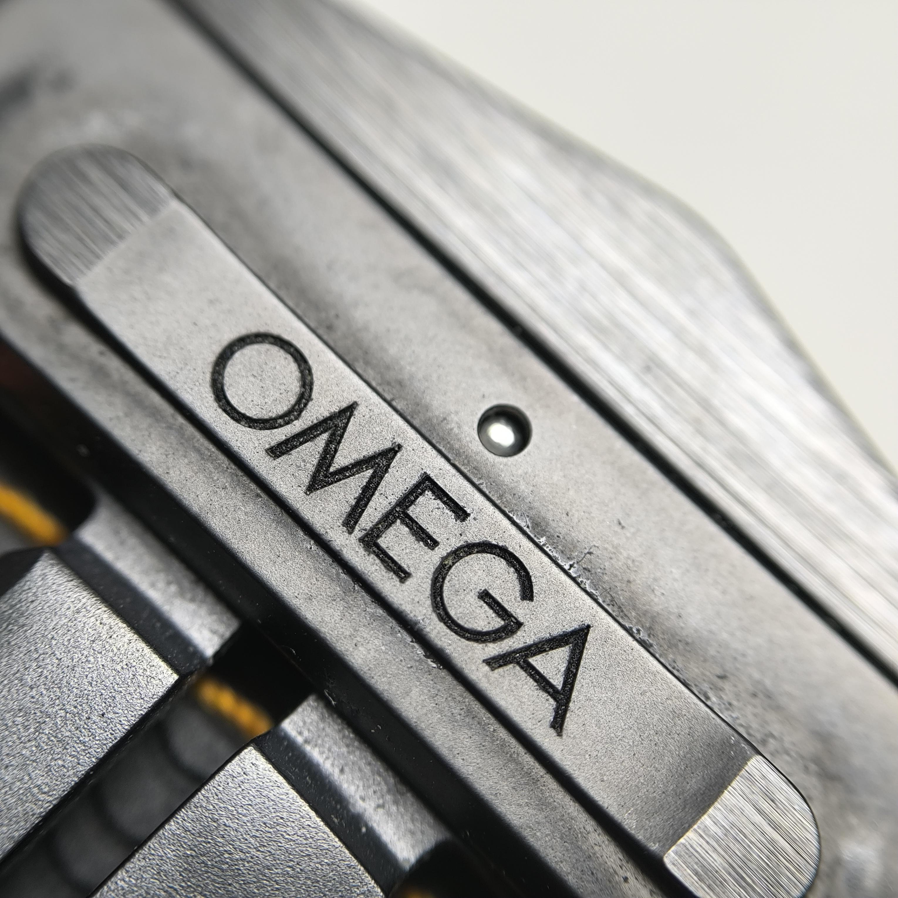 Omega Seahorse Series 45.5 215.92.46.51.01.001