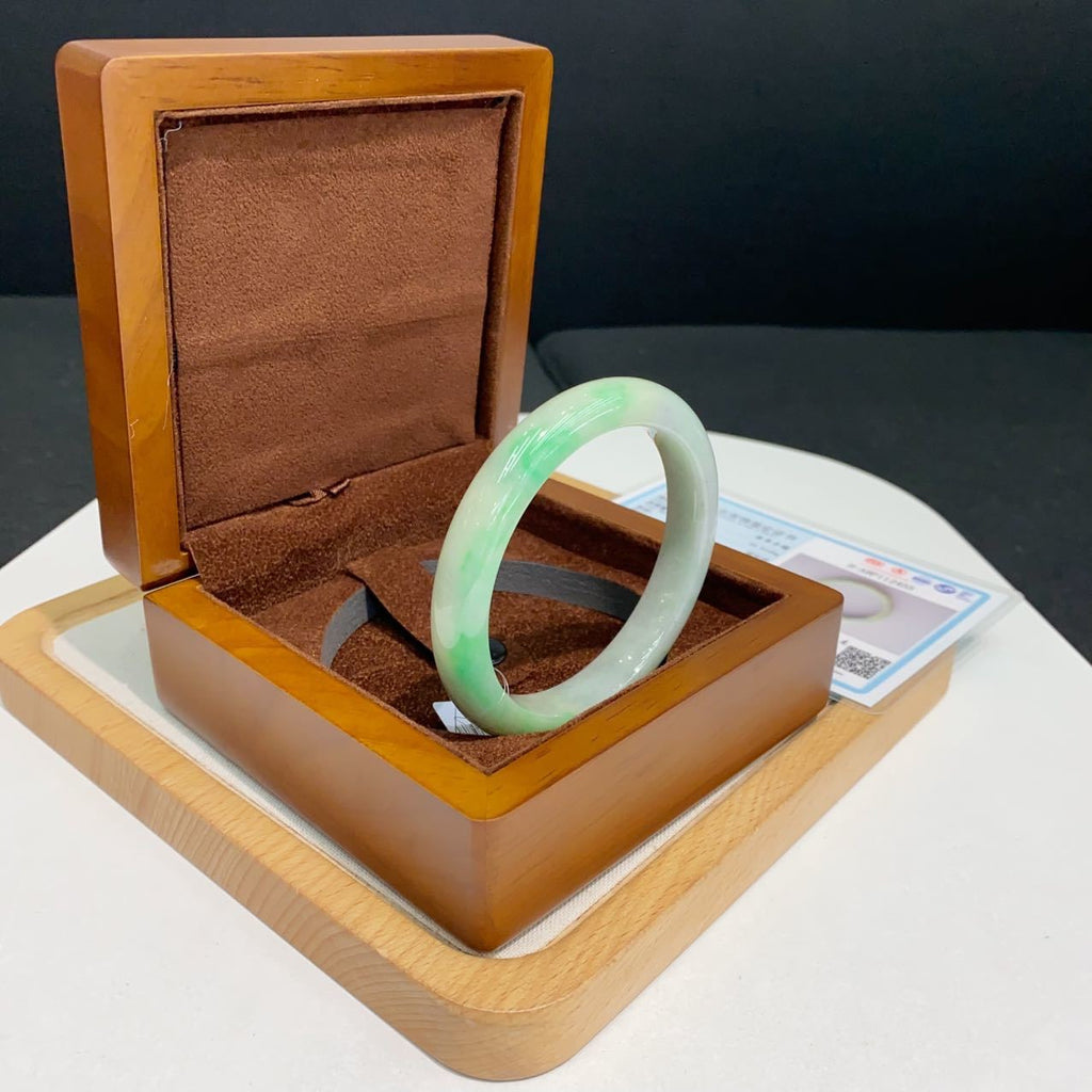 翡翠 Bangle