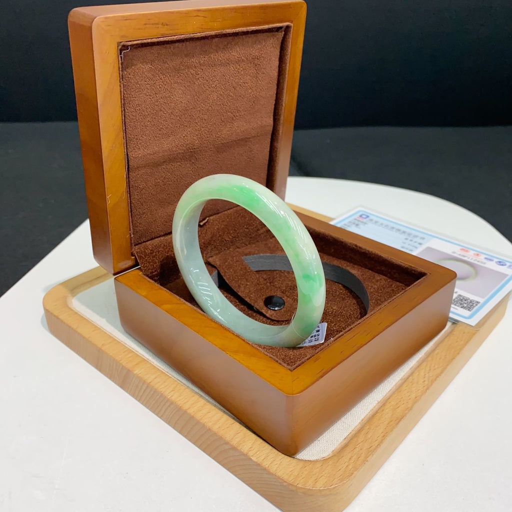 翡翠 Bangle