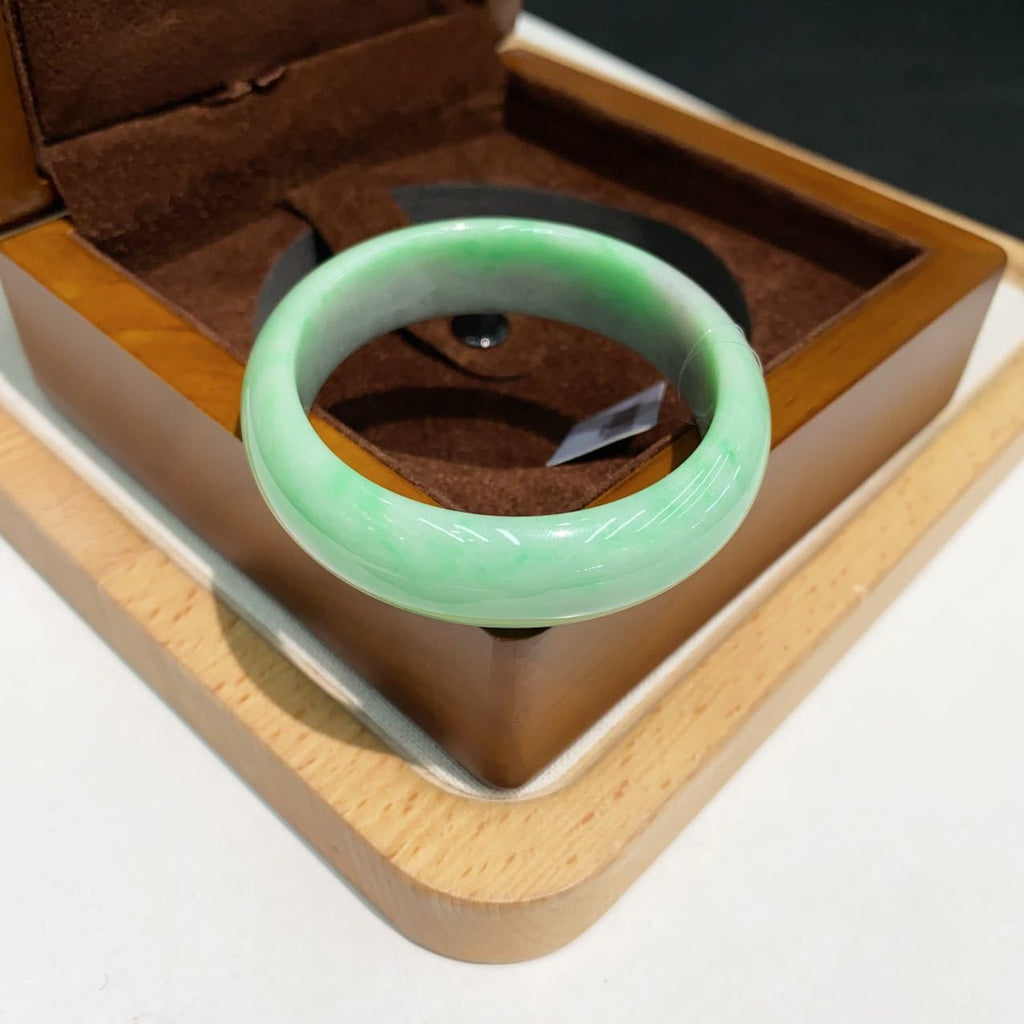 翡翠 Bangle