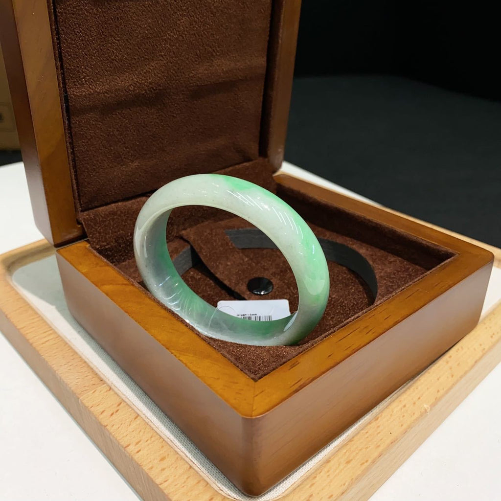 翡翠 Bangle