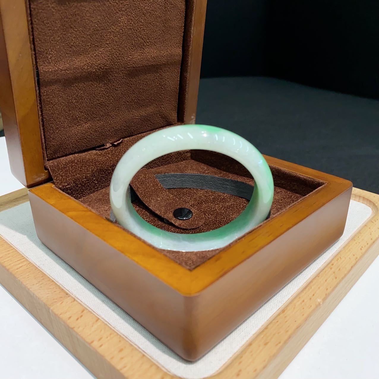 翡翠 Bangle